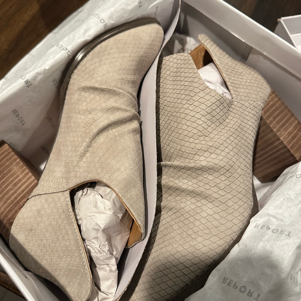 REPORT Footwear | Taupe Tonya Ankle Boot - Women Brand New